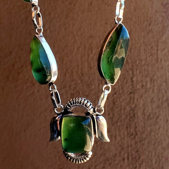New Nephrite Canadian Jade 925 Silver Necklace. - Picture 6 of 15